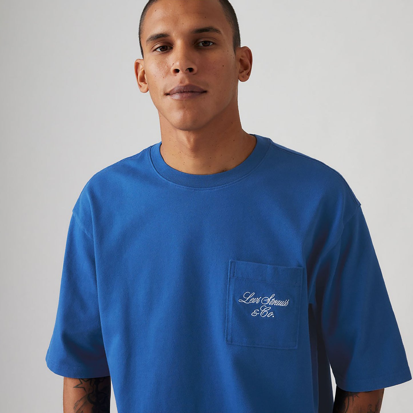 Levi's® Men's Half-Sleeve Graphic Pocket T-Shirt