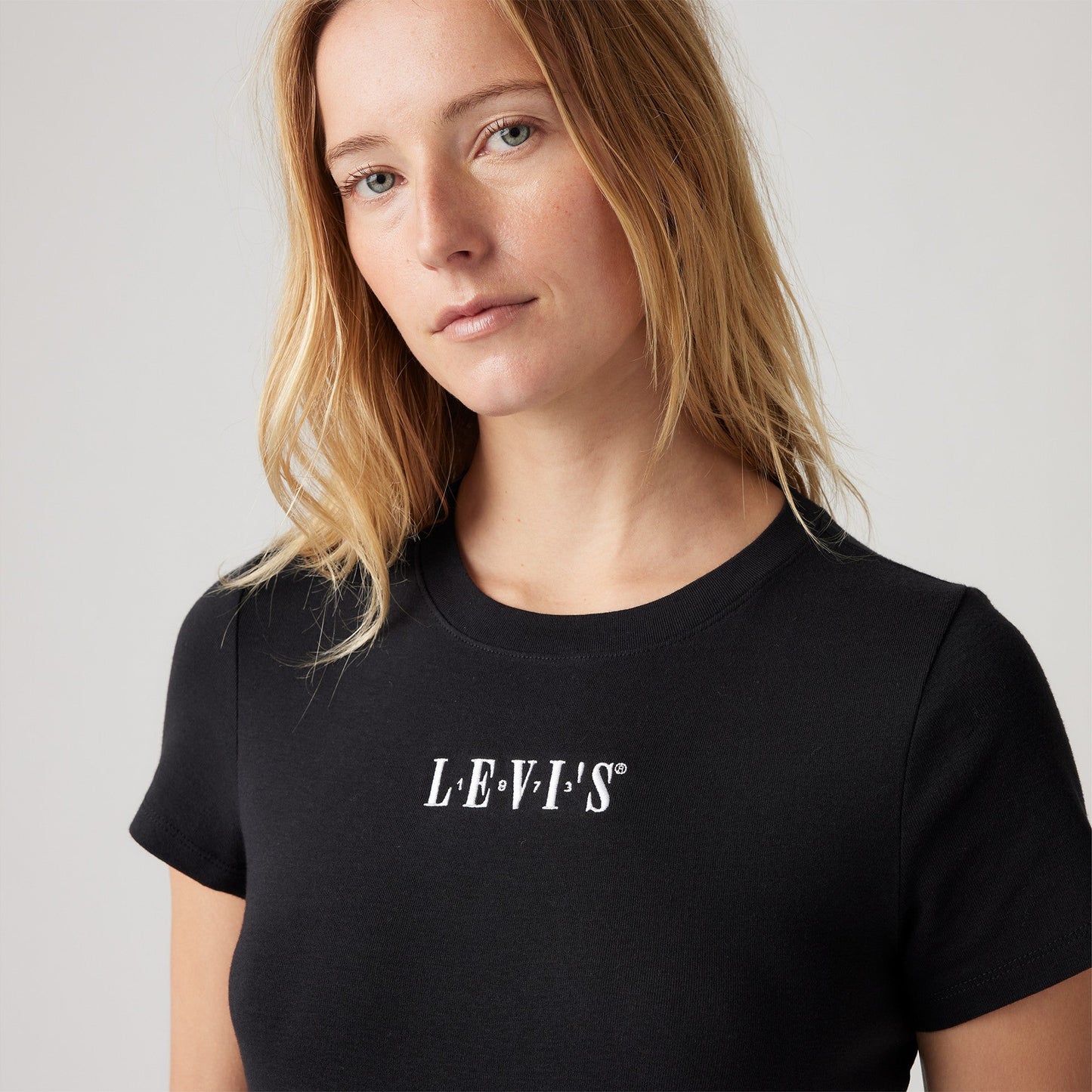 Levi's® Women's Graphic Essential T-Shirt