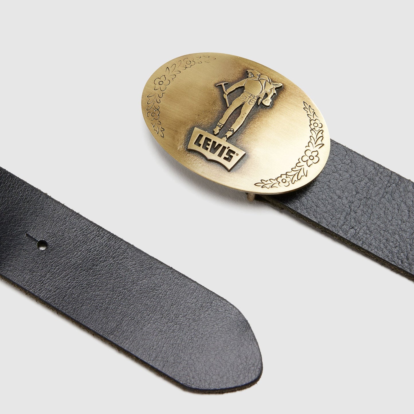 Levi's® Men's Saddle Man Plaque Belt