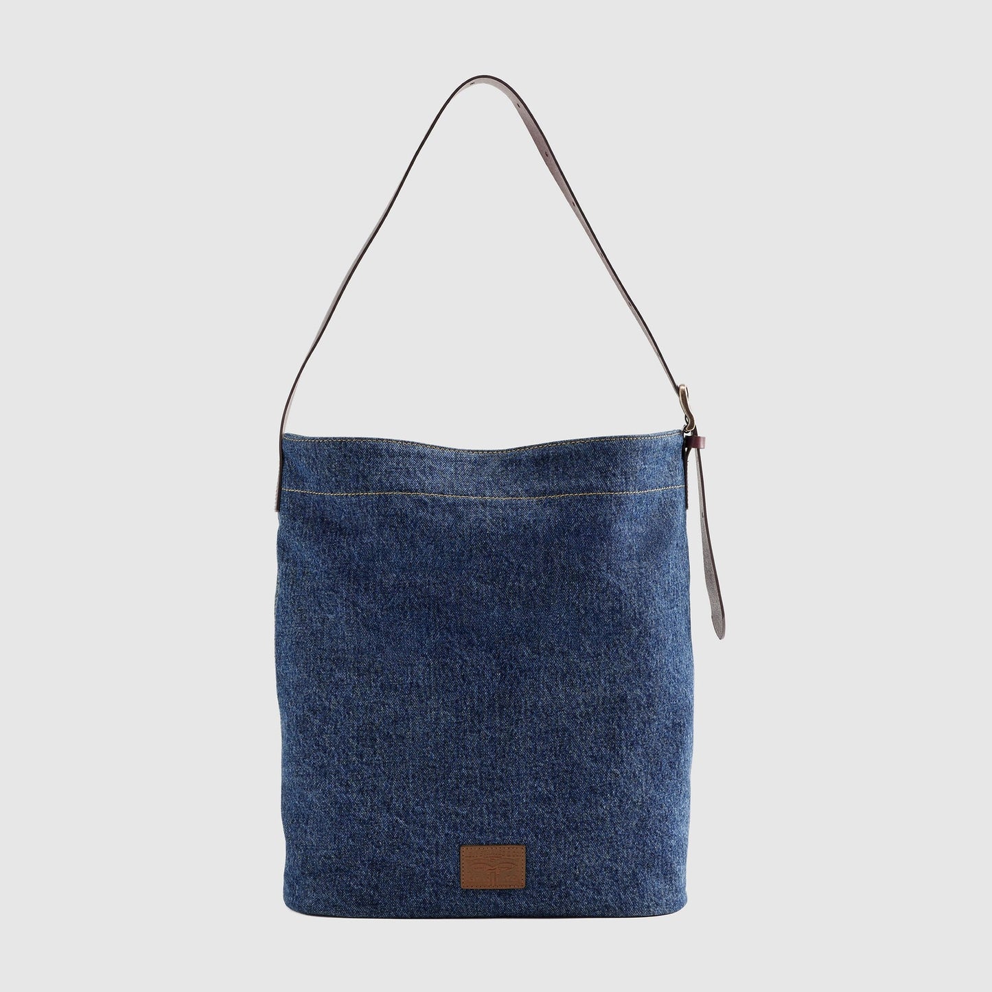 Levi's® Women's Medium Heritage Bag