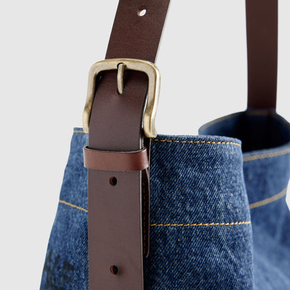 Levi's® Women's Medium Heritage Bag