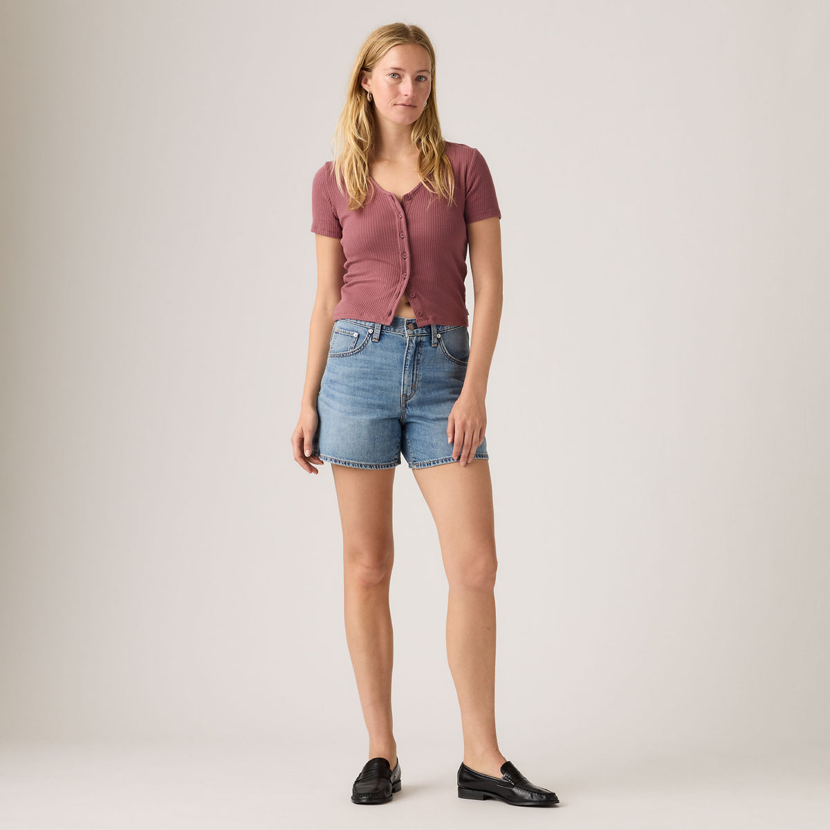 Levi's® Women's Cinch Mid-Thigh Shorts