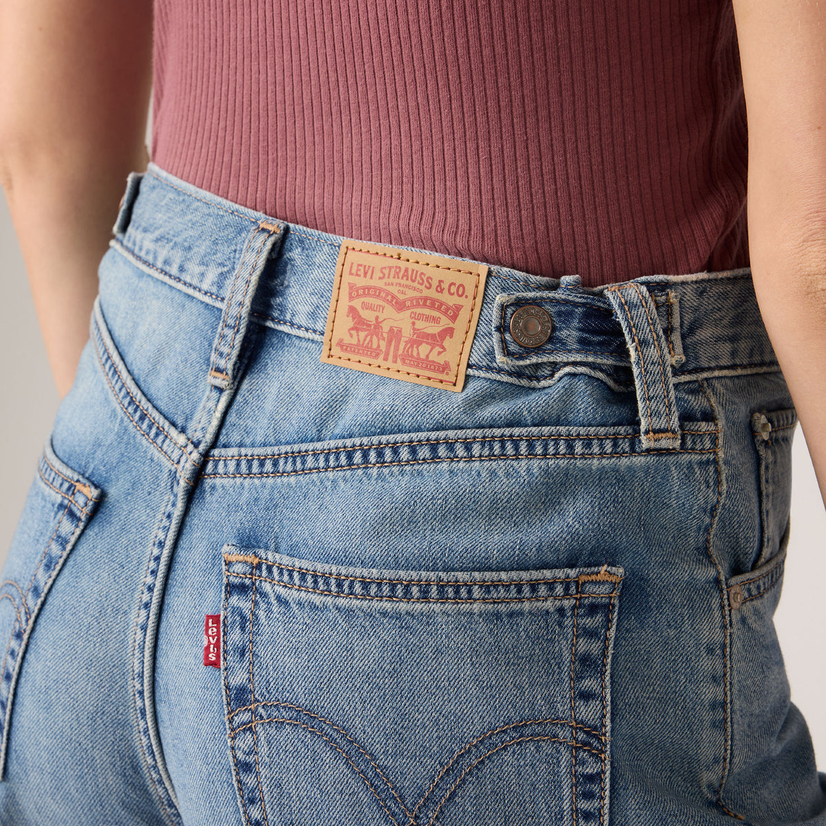 Levi's® Women's Cinch Mid-Thigh Shorts
