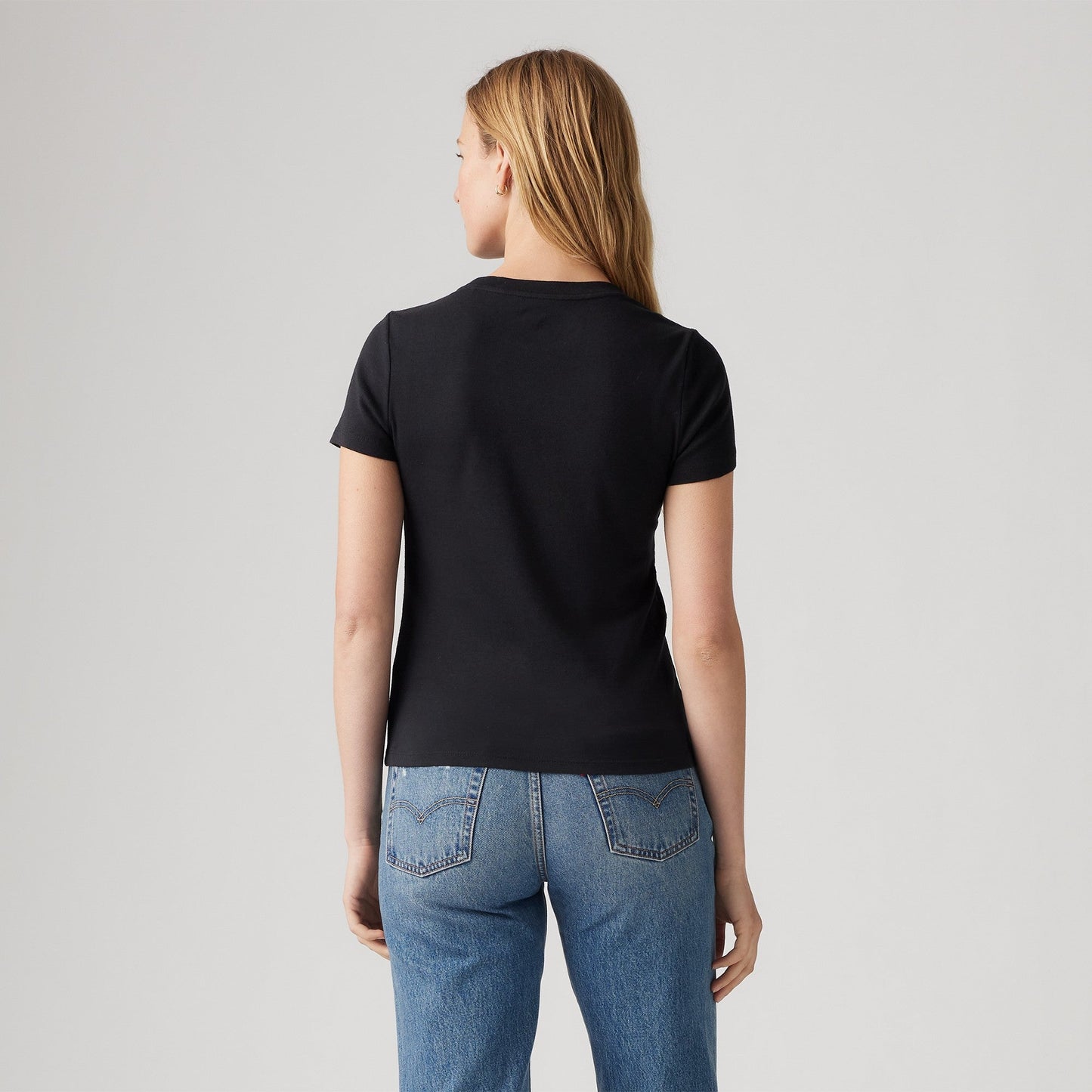 Levi's® Women's Graphic Essential T-Shirt